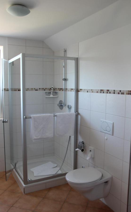 Ferienwohnungen Der Loewen Hagnau am Bodensee Exterior foto